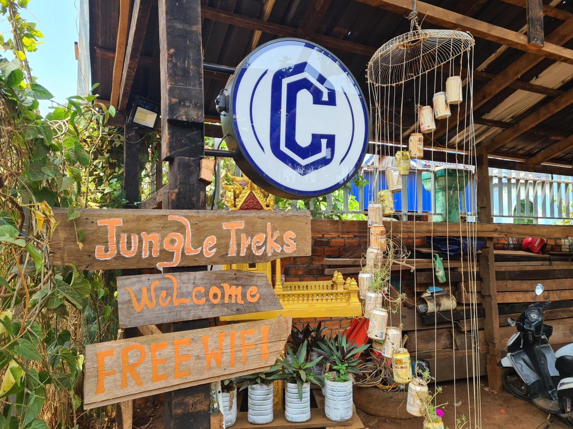 Ratanakiri Homestay & Jungle Trek Banlung Экстерьер фото